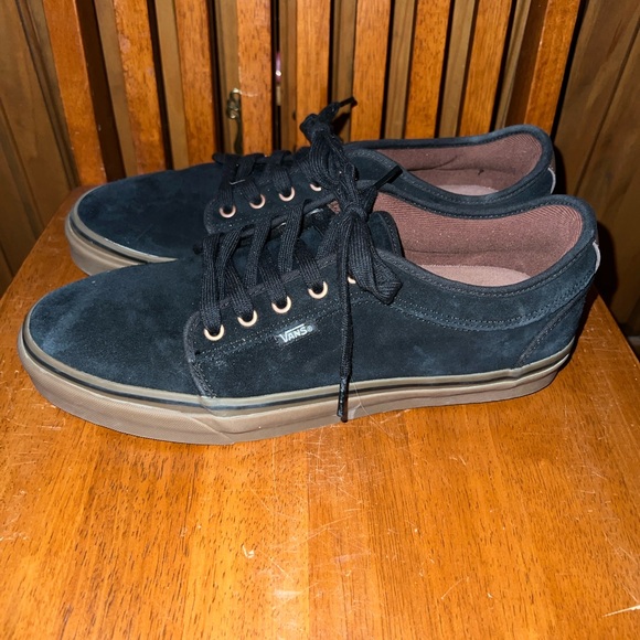 VANS - Picture 3 of 8
